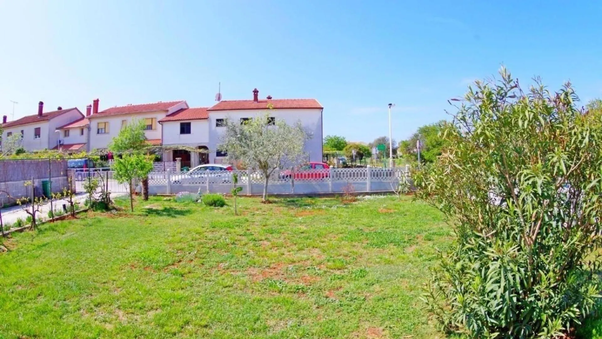 Geraeumige Ferienwohnung In Pula Mit Gemeinsamem Garten Croatia
