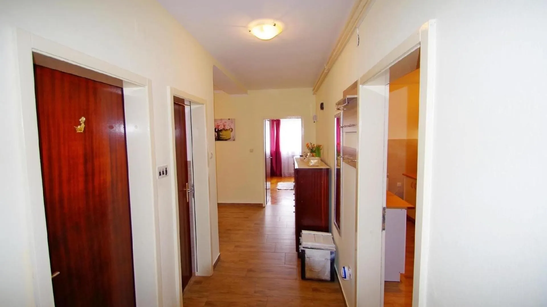 Geraeumige Ferienwohnung In Pula Mit Gemeinsamem Garten 0*,  Croatia