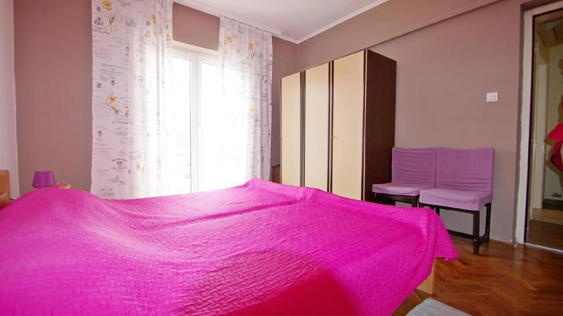 Geraeumige Ferienwohnung In Pula Mit Gemeinsamem Garten Apartment