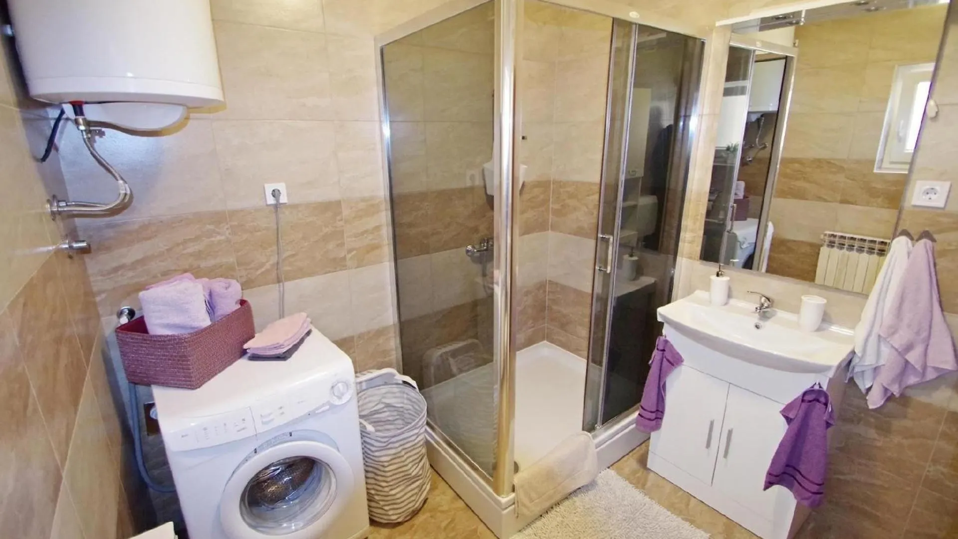 Apartment Geraeumige Ferienwohnung In Pula Mit Gemeinsamem Garten