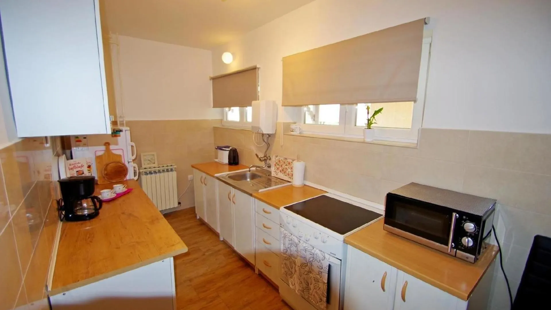Geraeumige Ferienwohnung In Pula Mit Gemeinsamem Garten Apartment